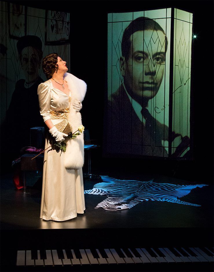 'Love, Linda,' a Max and Louie production starring Debby Lennon, Photos courtesy of Dunsi Dai, Patrick Huber, John Lamb 'Love, Linda,' a Max and Louie production starring Debby Lennon, Photos courtesy of Dunsi Dai, Patrick Huber, John Lamb