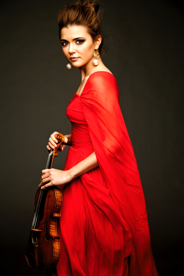 Violinist Karen Gomyo. Photo courtesy of karengomyo.com Violinist Karen Gomyo. Photo courtesy of karengomyo.com