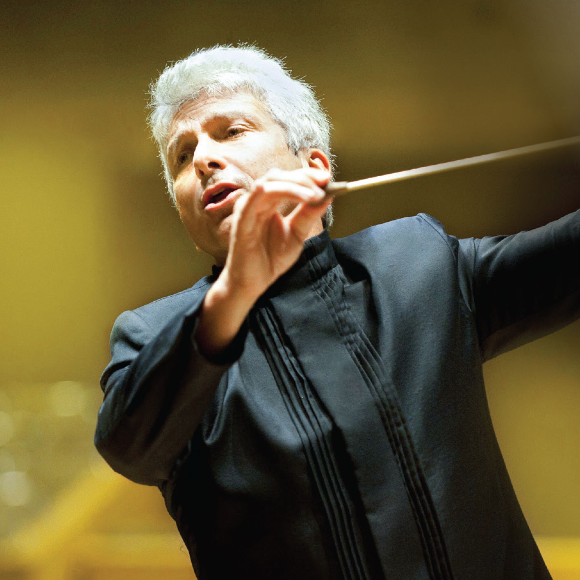 Conductor Peter Oundjian. Photo courtesy of St. Louis Symphony Orchestra
