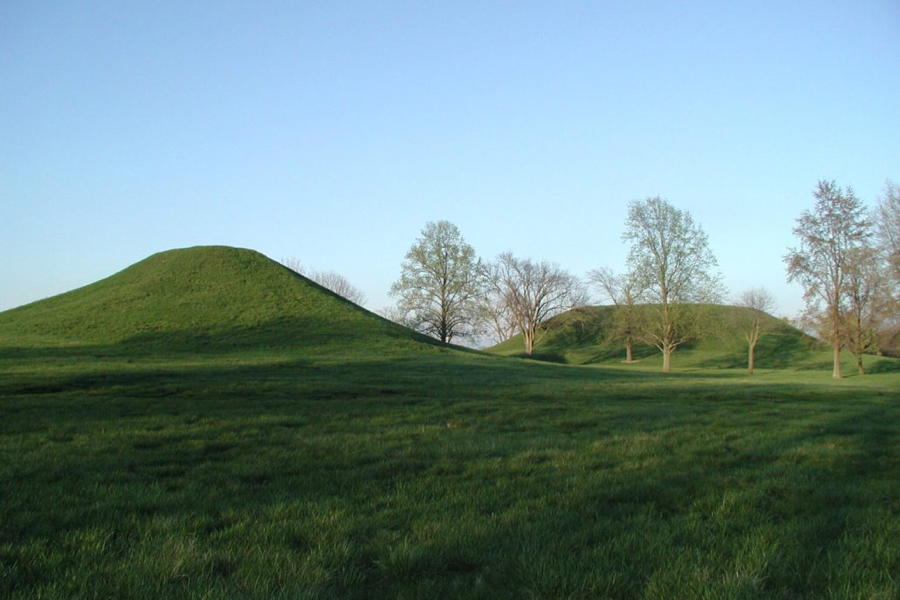 Twin Mounds at Cahokia Mounds State Historic Site Twin Mounds at Cahokia Mounds State Historic Site