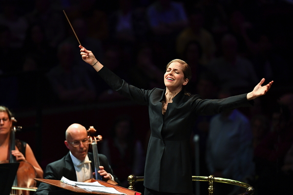 Karina Canellakis. Photo by Chris Christodoulou Karina Canellakis conducting