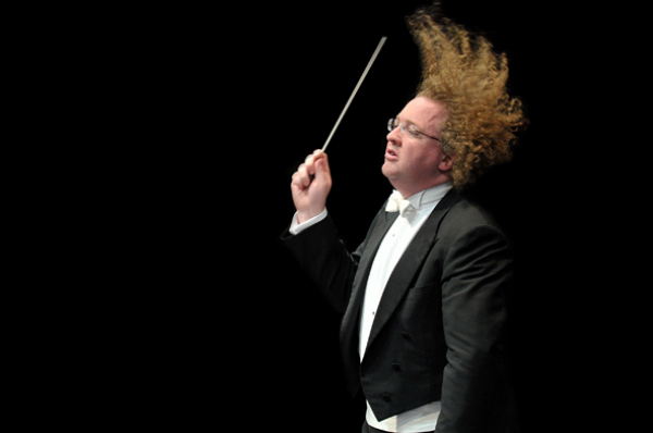 Stéphane Denève at the BBC Proms Stéphane Denève conducting