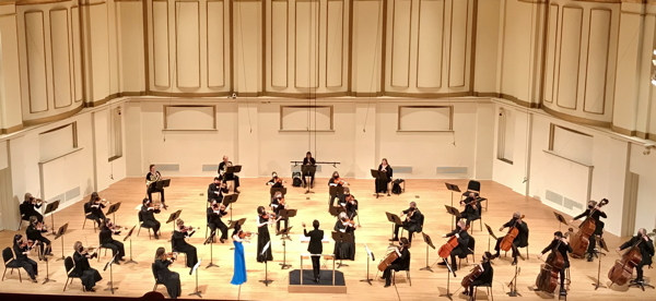 Stephanie Childress conducts the Mozart Sinfonia Concertante Stephanie Childress conducts the Mozart Sinfonia Concertante