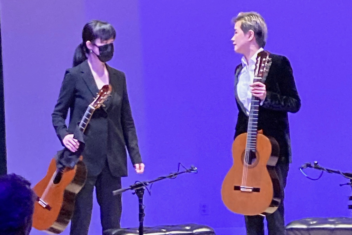 The Beijing Guitar Duo. Photo by George Yeh.