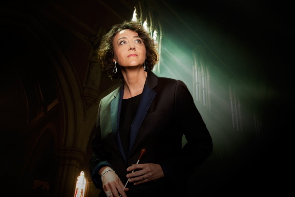 Conductor Nathalie Stutzmann. Photo credit: Simon Fowler